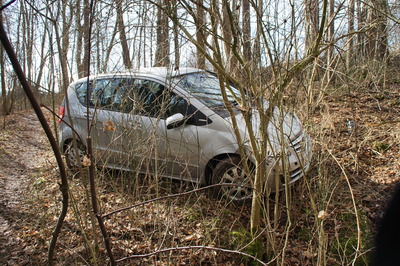 Stuttgart Buesnau: A Klasse schanzt in Wald